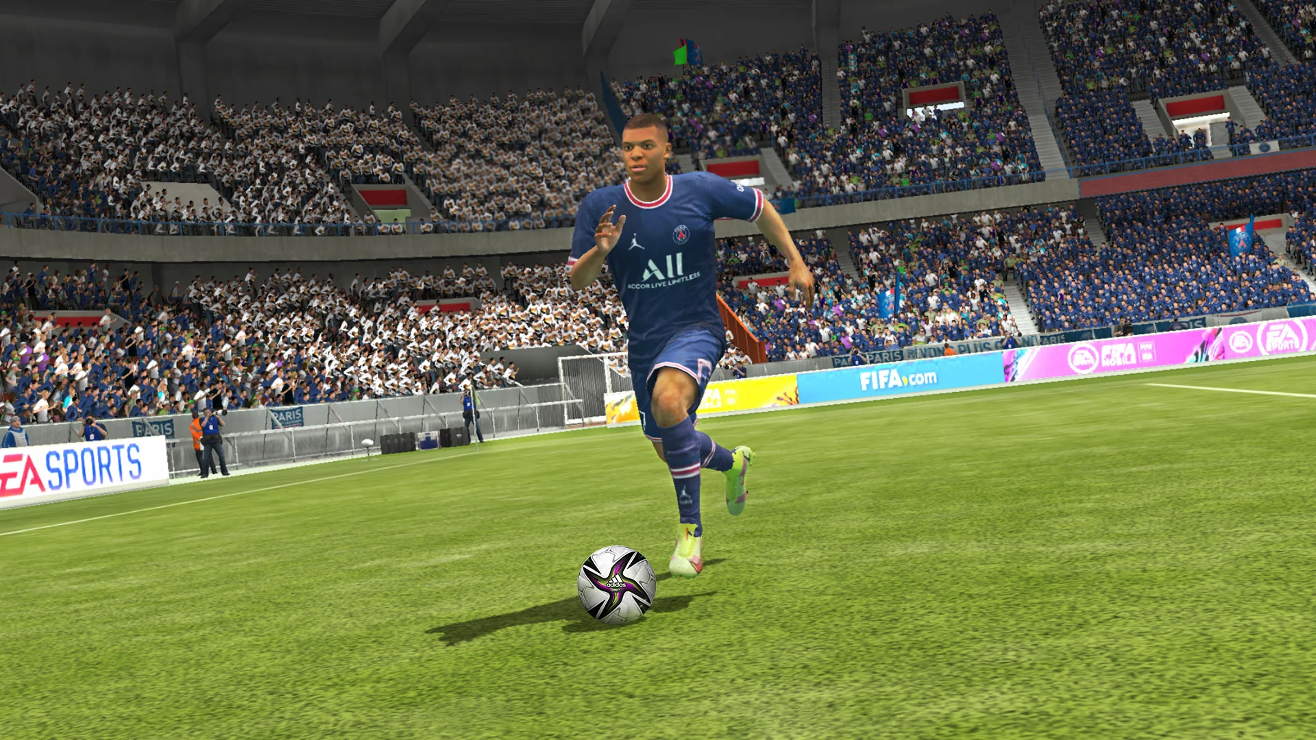 FIFA Mobile MOD APK v18.0.04 (Unlimited Coins and Points) Download 2024 3